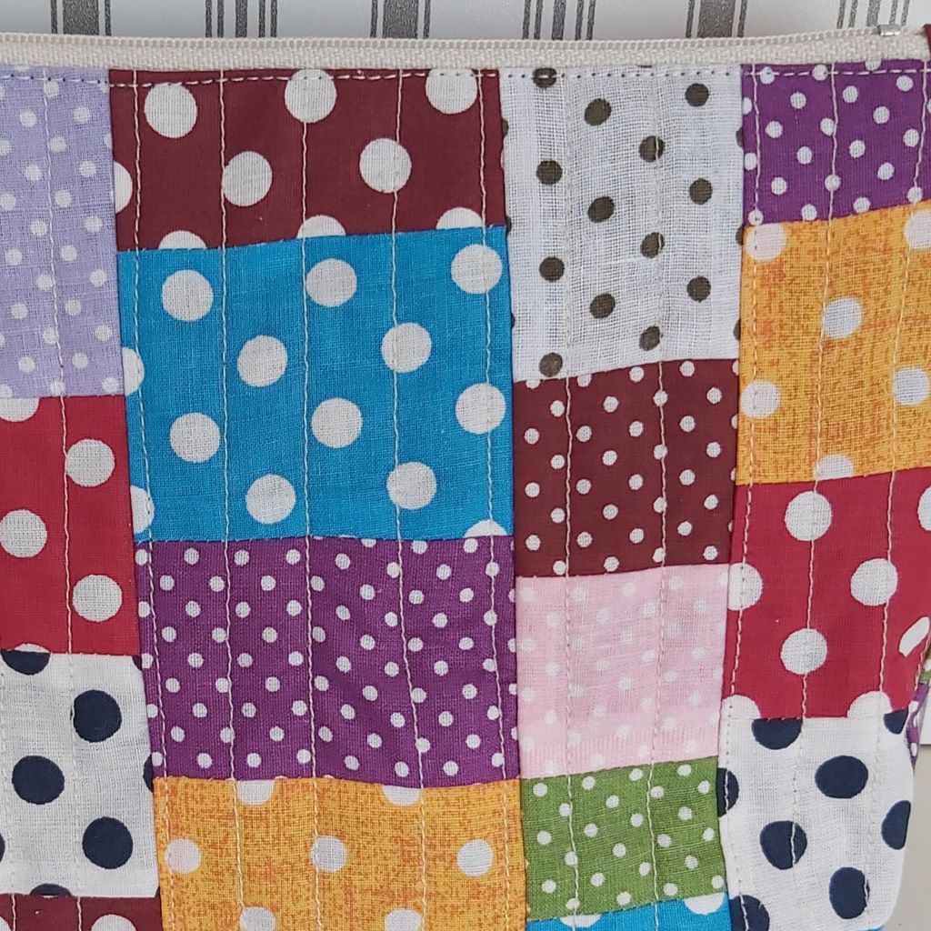 Csupa pötty patchwork tolltartó / neszesszer – vidám, színes, egyedi