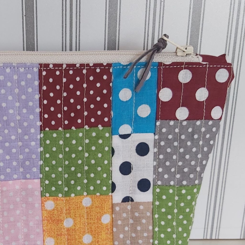 Csupa pötty patchwork tolltartó / neszesszer – vidám, színes, egyedi