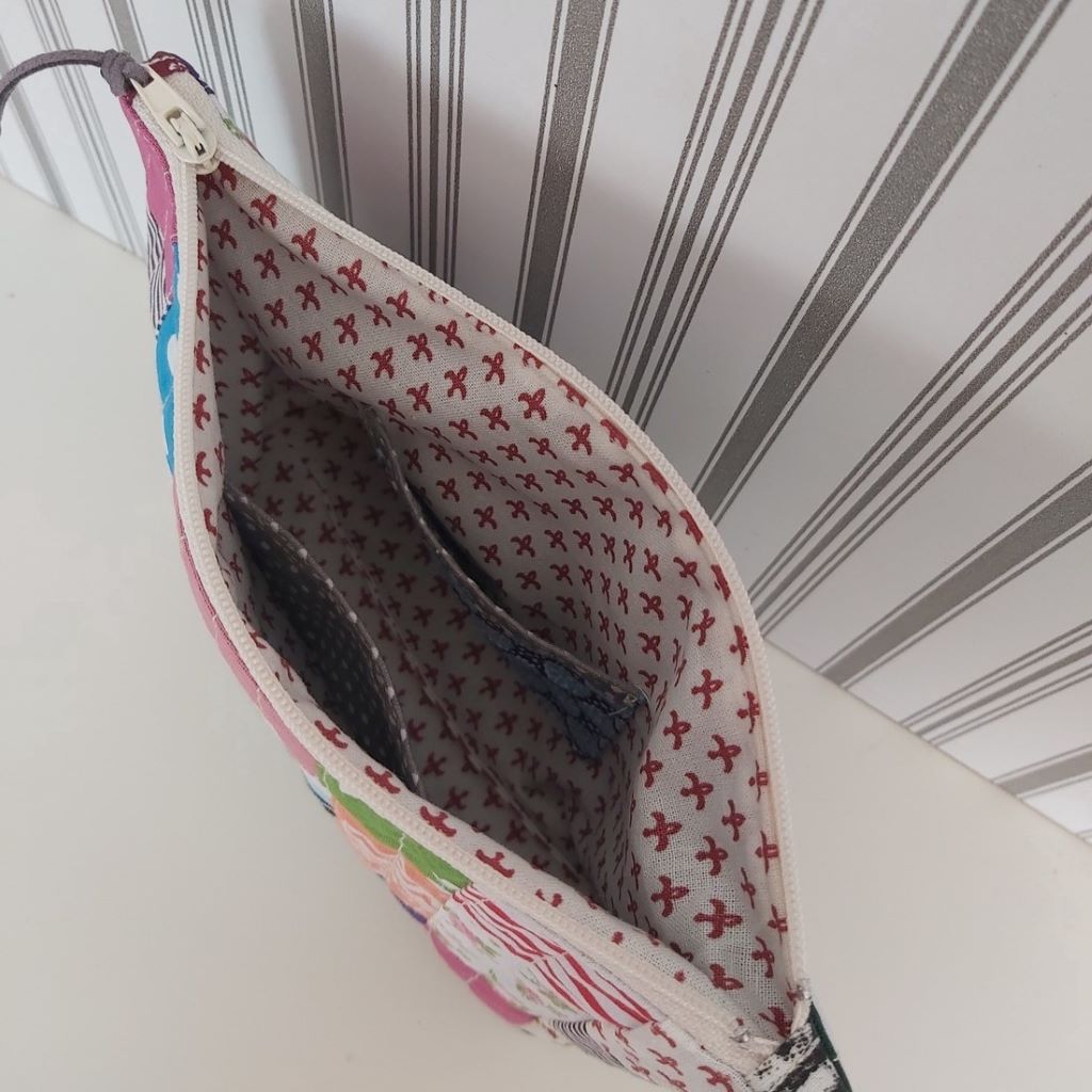 Vidám patchwork tolltartó / neszesszer – színes, egyedi darab