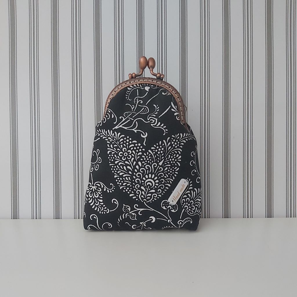 Tulipános neszesszer / piperetartó – romantikus, vintage hangulatban